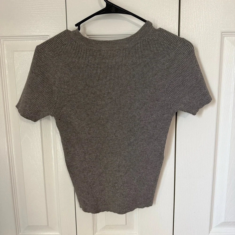 Gray Ribbed Top - Picture 3 of 3